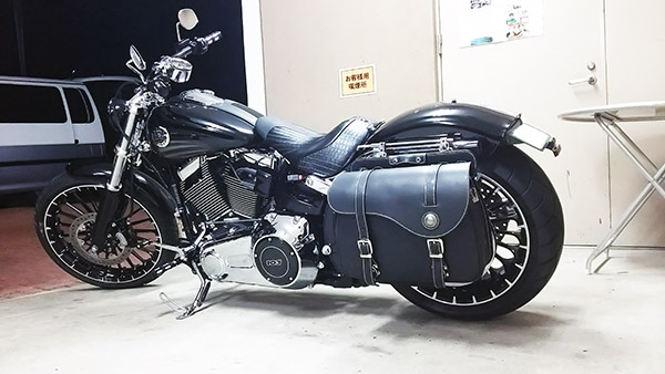 ブレイクアウト240サイズ　未使用 ハーレーダビッドソン 2023ブレイクアウト117 ってどんなバイク