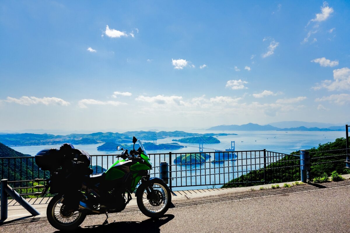 優れた通気性で快適に 夏のメンズライダースはメッシュで涼しく Degner